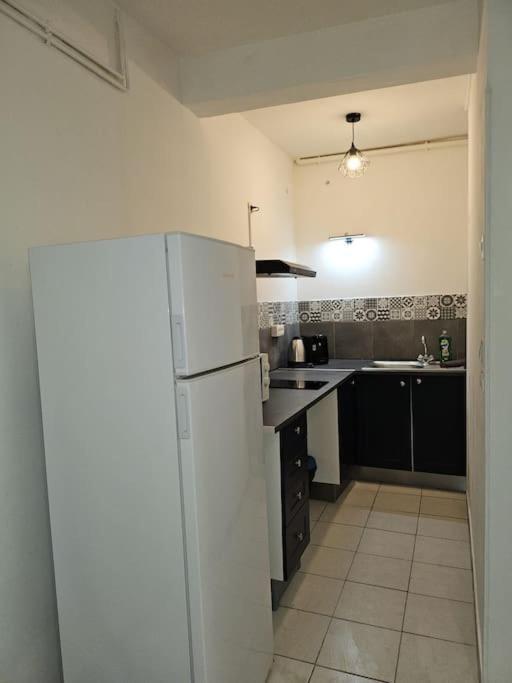 1-Centre-Ville Studio 25M2 Box A Bagages Gratuits Carcasona Exterior foto